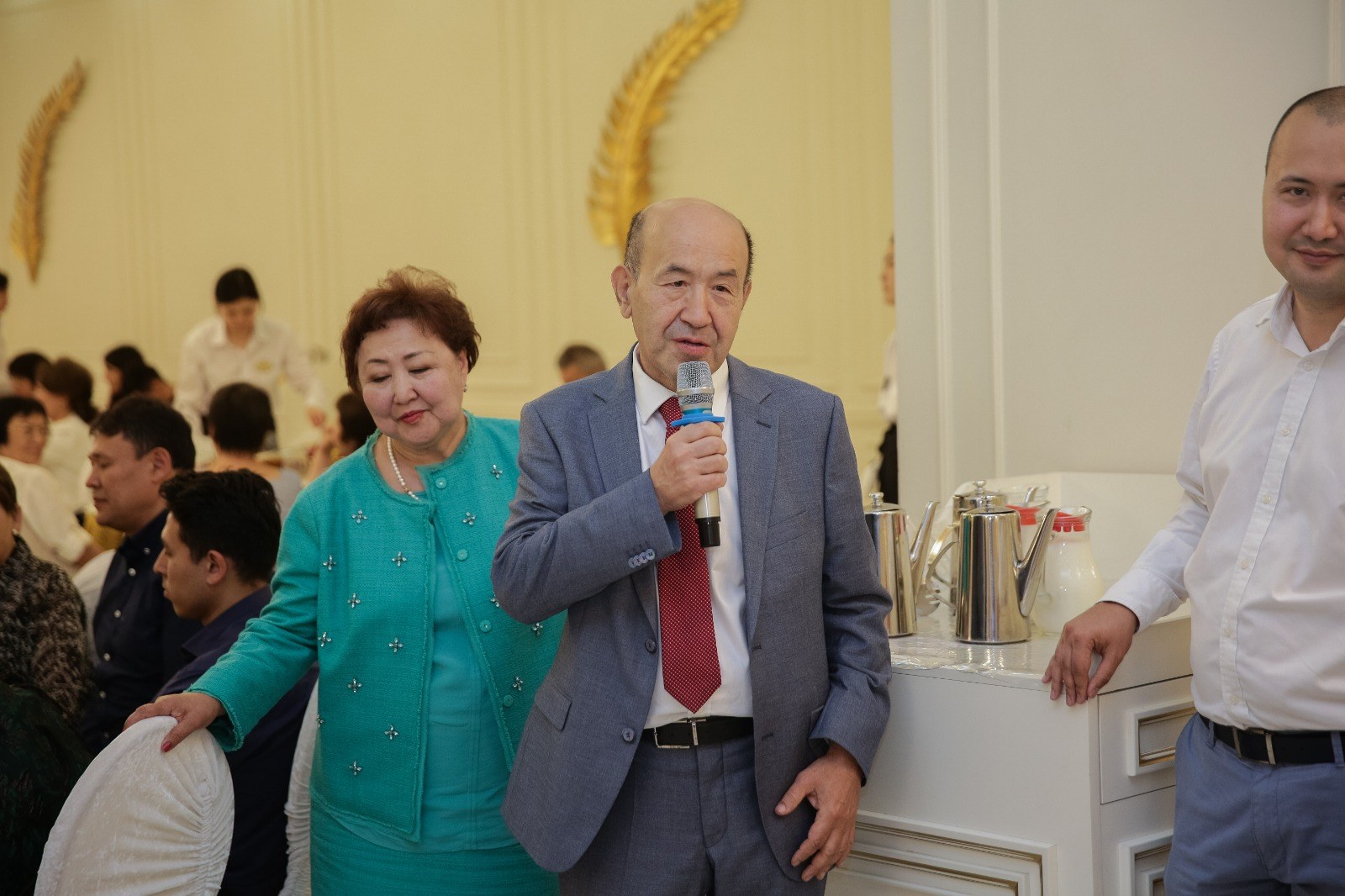 Аскар Шаукатович выступает на вечере памяти отца, 2019